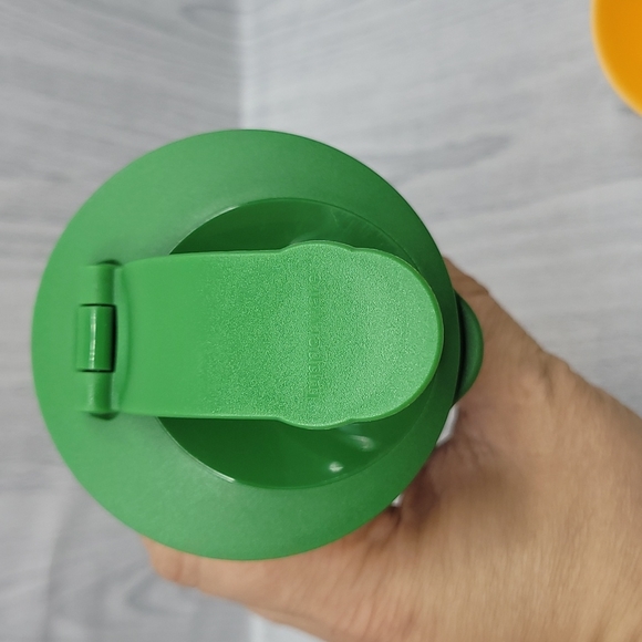 Tupperware Aquaman Snack Set - Picture 5 of 9